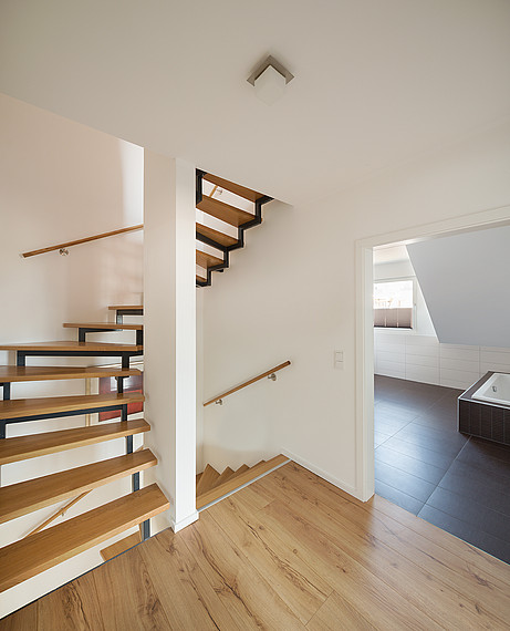 Doppelhaus: Blick auf Treppe